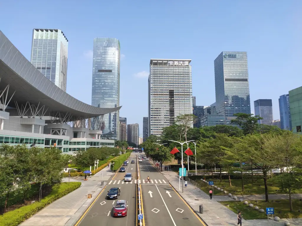 欧曼蔻蔻玫瑰纯露与茶树精油产品参数对比分析