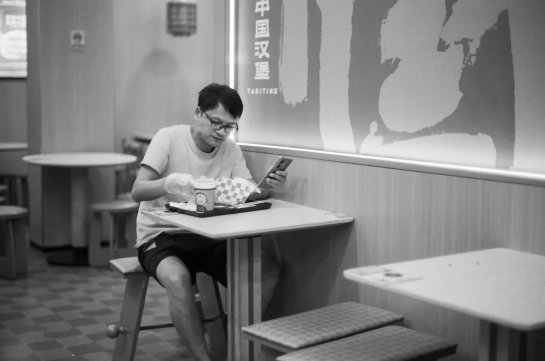 植物萃取护肤原料定制方案：从玫瑰纯露到基础油的配方设计