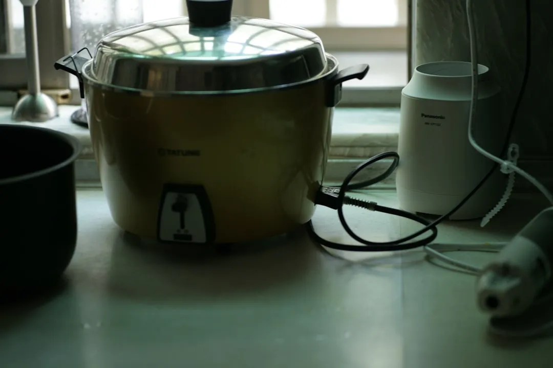 玫瑰纯露与茶树精油在天然护肤品配方中的协同作用分析